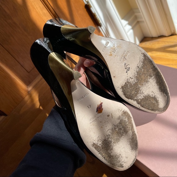 Miu miu gold black patent Sling back heels. 41 - Picture 3 of 5